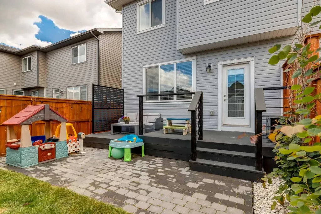 1014 Carrington Boulevard NW Calgary AB T3P 1L8