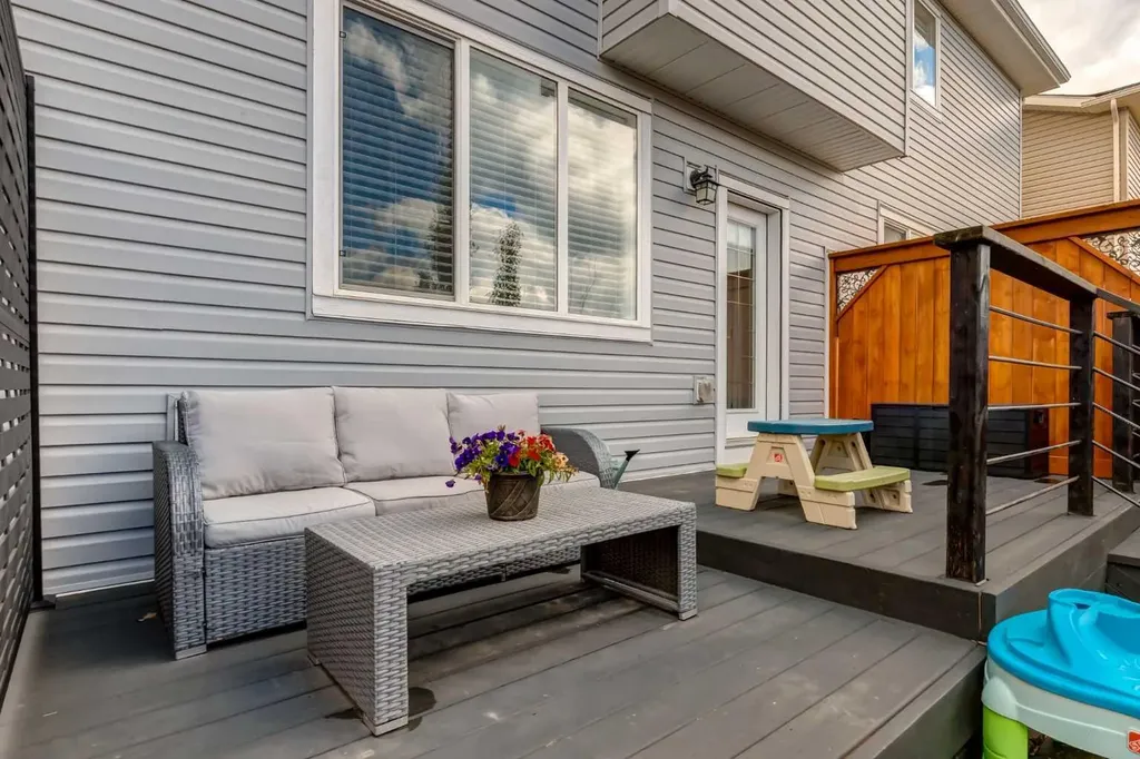 1014 Carrington Boulevard NW Calgary AB T3P 1L8
