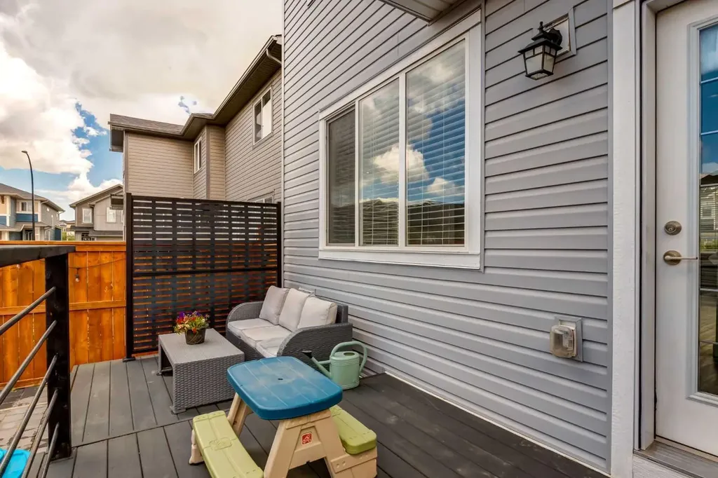 1014 Carrington Boulevard NW Calgary AB T3P 1L8