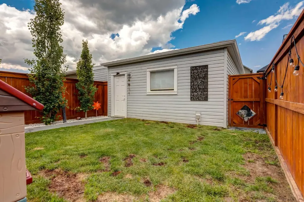 1014 Carrington Boulevard NW Calgary AB T3P 1L8