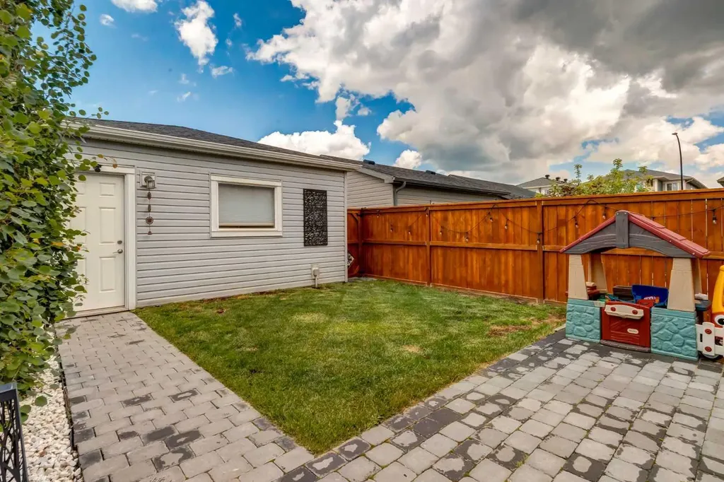 1014 Carrington Boulevard NW Calgary AB T3P 1L8
