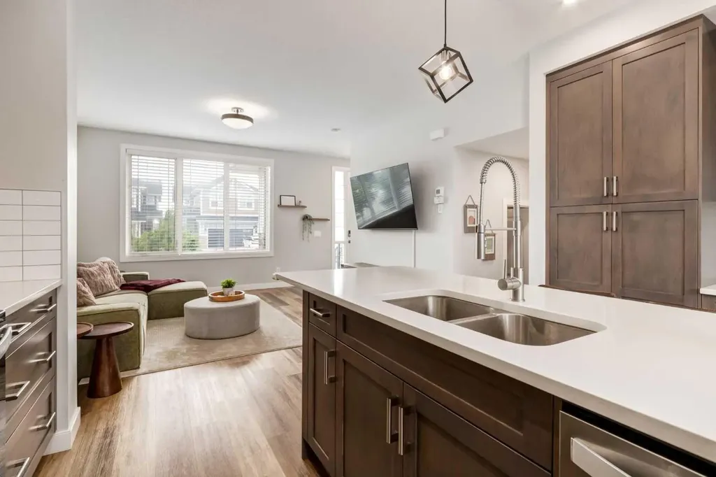 1014 Carrington Boulevard NW Calgary AB T3P 1L8