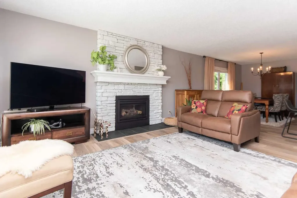 89 Mccullough Crescent Red Deer AB T4R 1S5
