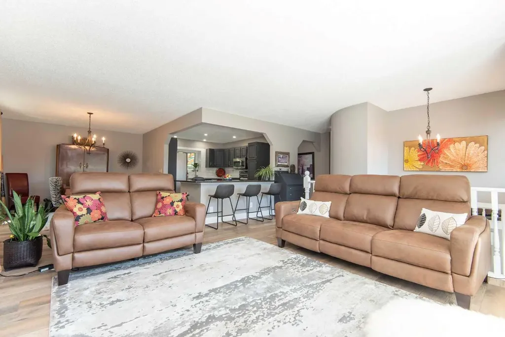 89 Mccullough Crescent Red Deer AB T4R 1S5
