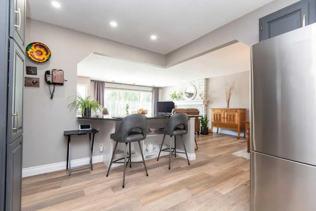 89 Mccullough Crescent Red Deer AB T4R 1S5