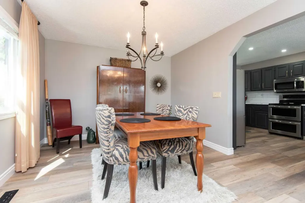 89 Mccullough Crescent Red Deer AB T4R 1S5