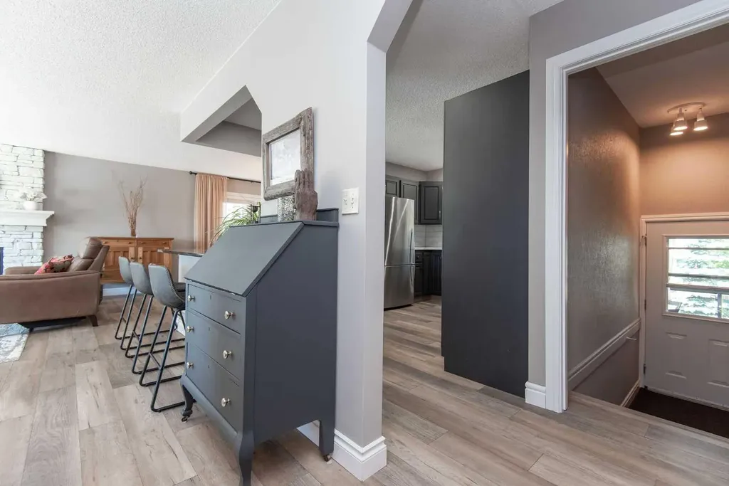 89 Mccullough Crescent Red Deer AB T4R 1S5
