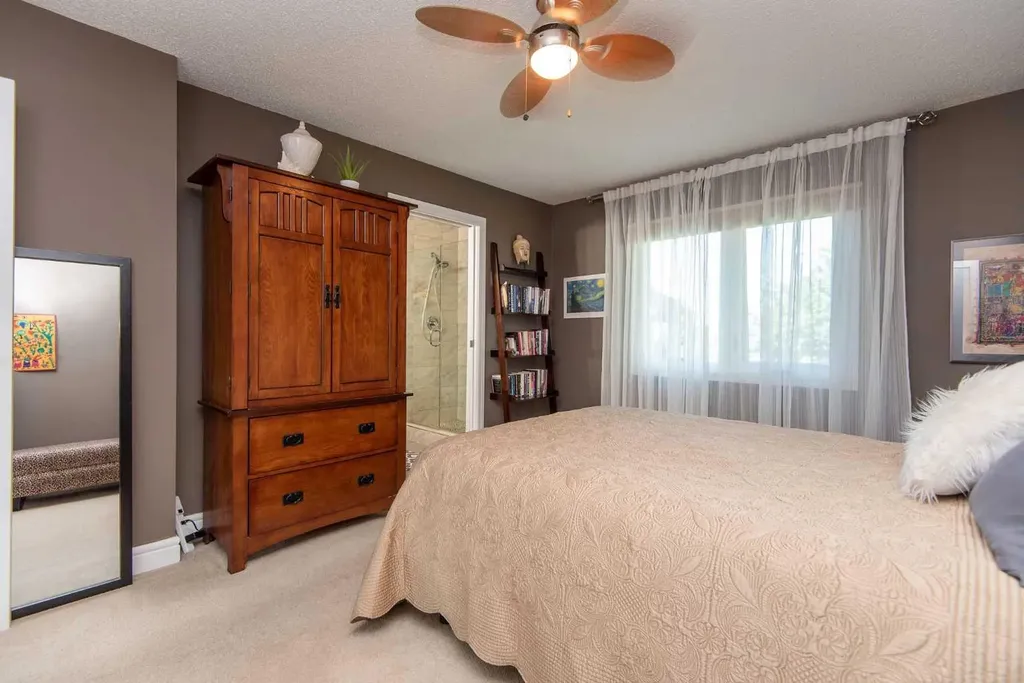 89 Mccullough Crescent Red Deer AB T4R 1S5
