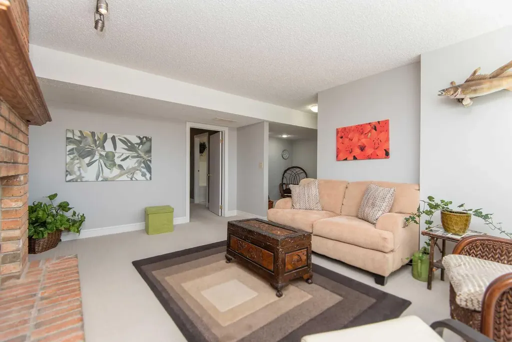 89 Mccullough Crescent Red Deer AB T4R 1S5