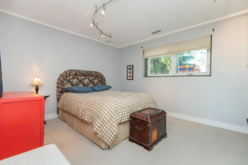 89 Mccullough Crescent Red Deer AB T4R 1S5