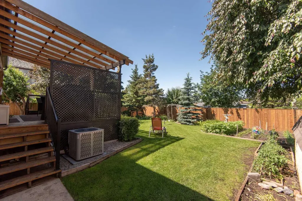 89 Mccullough Crescent Red Deer AB T4R 1S5