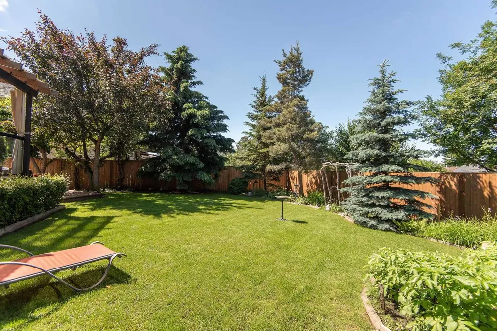89 Mccullough Crescent Red Deer AB T4R 1S5