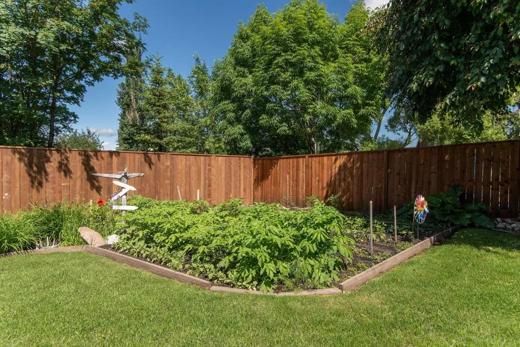 89 Mccullough Crescent Red Deer AB T4R 1S5