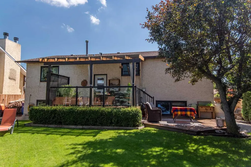 89 Mccullough Crescent Red Deer AB T4R 1S5