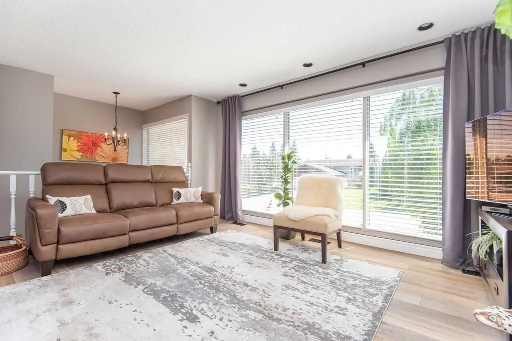 89 Mccullough Crescent Red Deer AB T4R 1S5