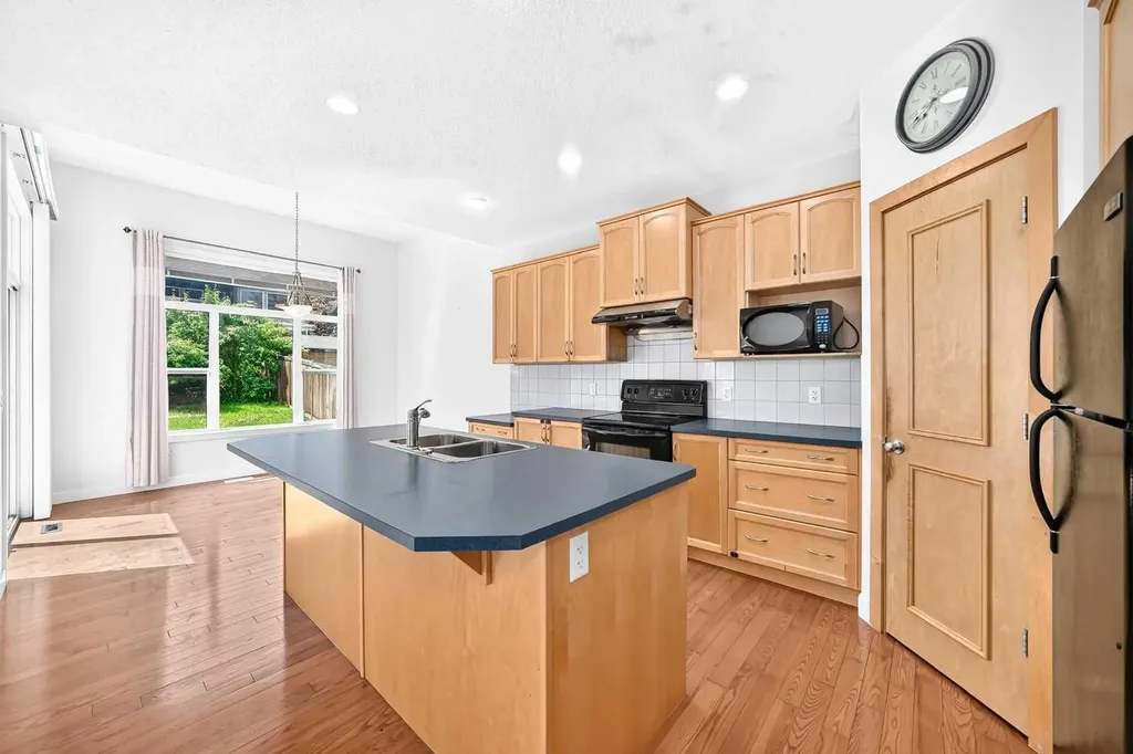 80 Cranridge Crescent SE Calgary AB T2M 0J3