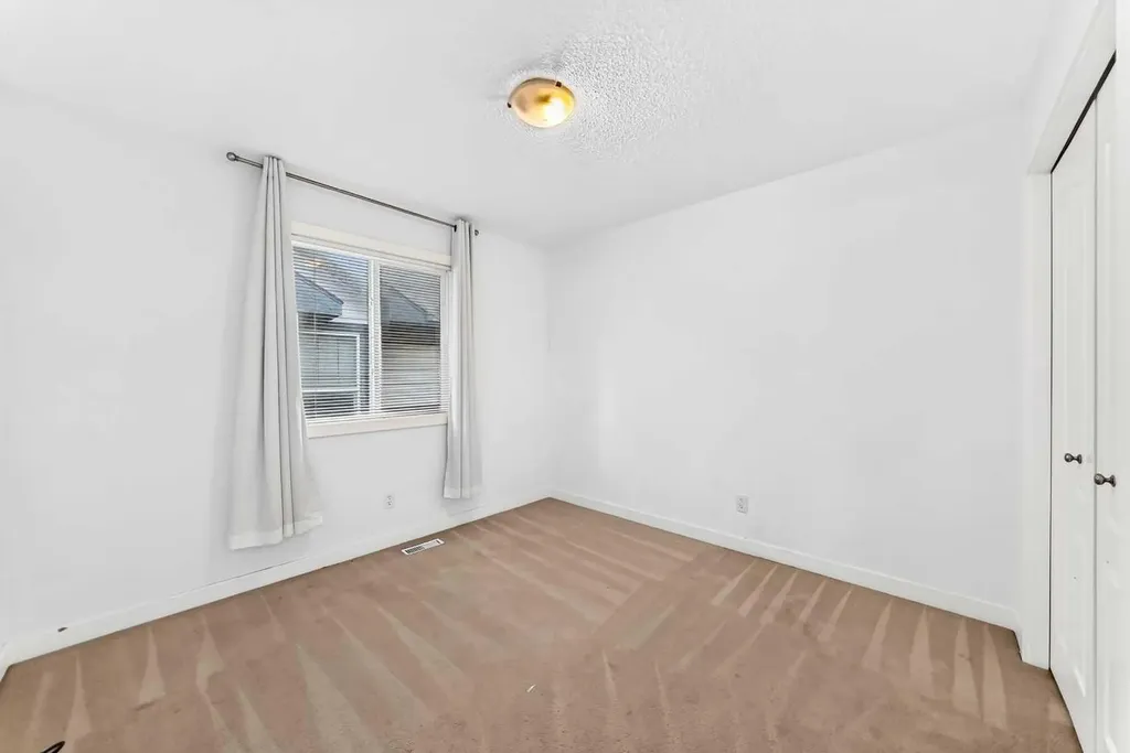 80 Cranridge Crescent SE Calgary AB T2M 0J3