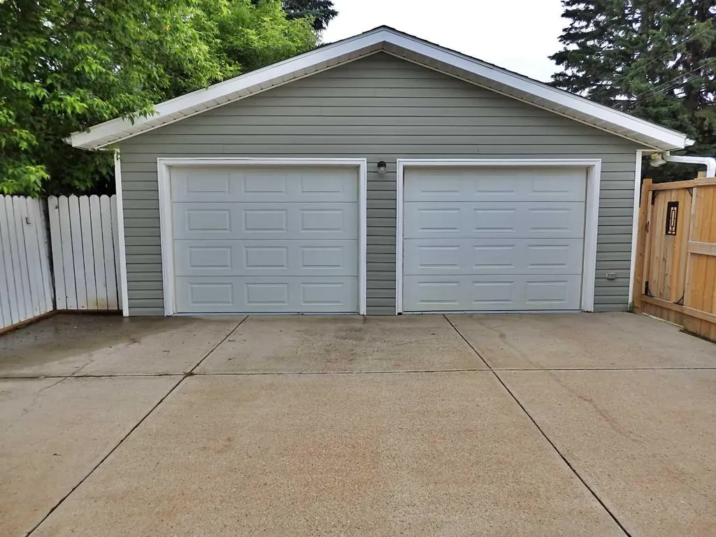 4813 48a Street Vermilion AB T9X 1T4