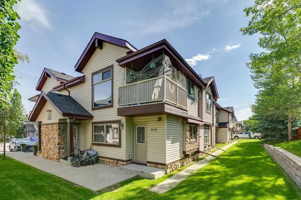 7 Everridge Square SW Calgary AB T2Y5J5