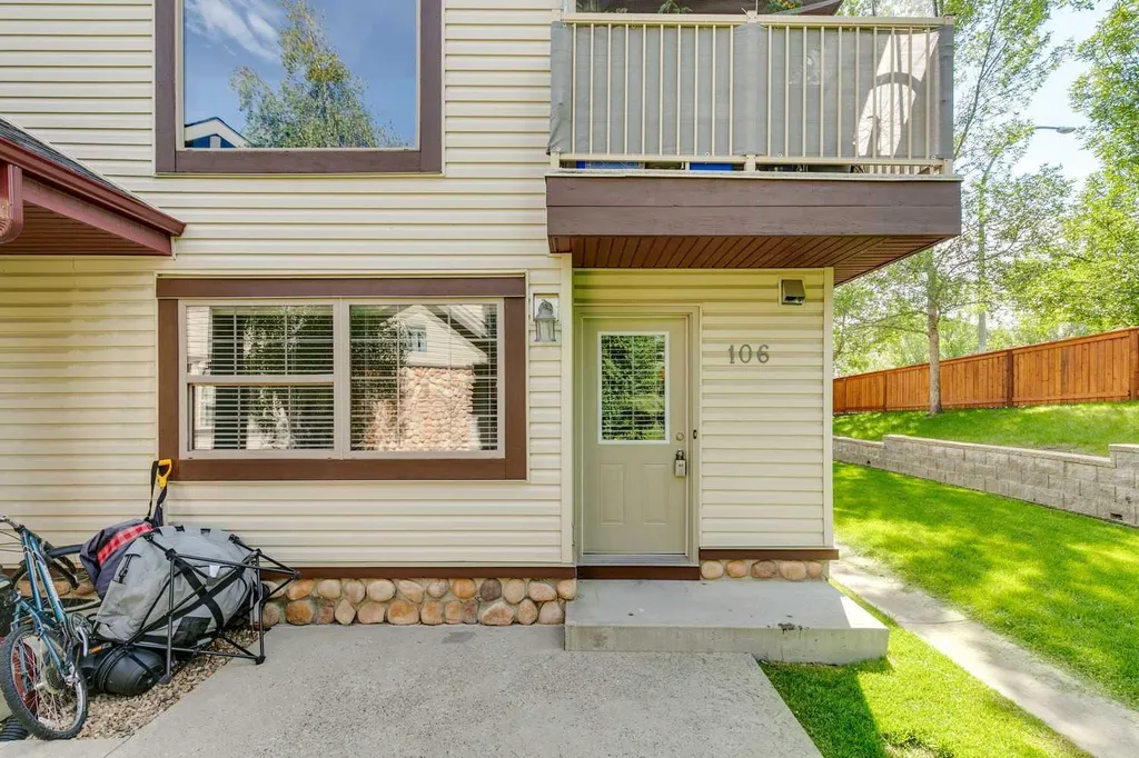 7 Everridge Square SW Calgary AB T2Y5J5
