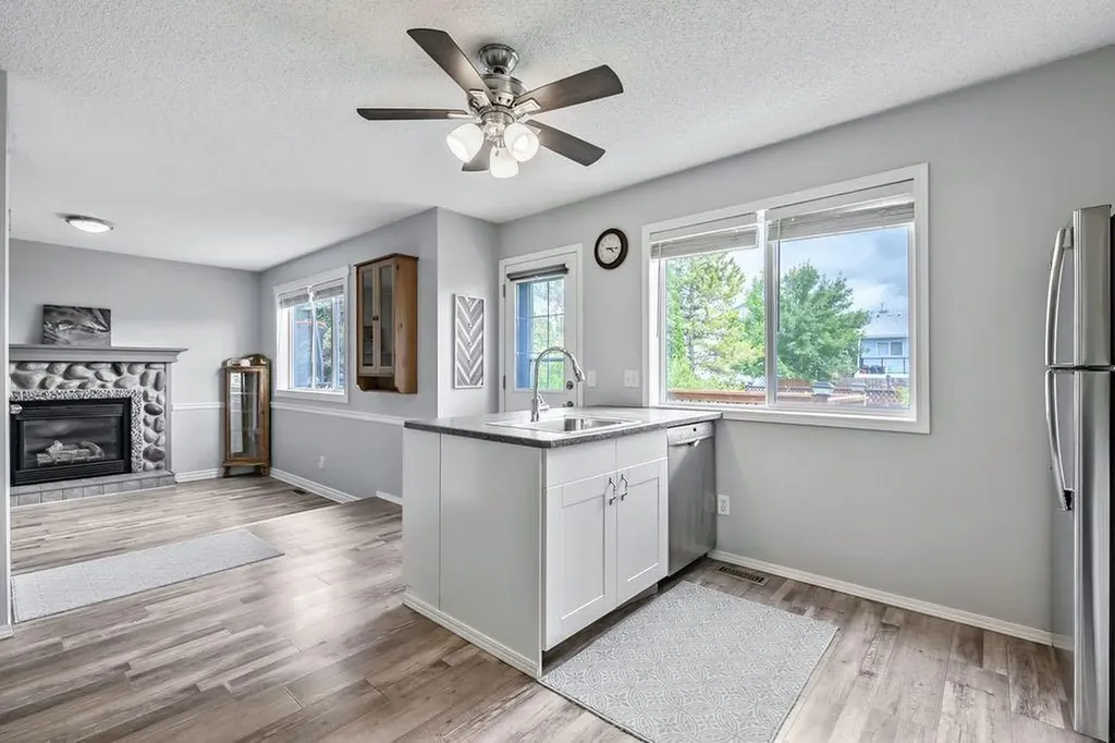 24 Cimarron Meadows Road Okotoks AB T1S 1T1