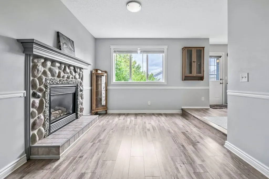 24 Cimarron Meadows Road Okotoks AB T1S 1T1