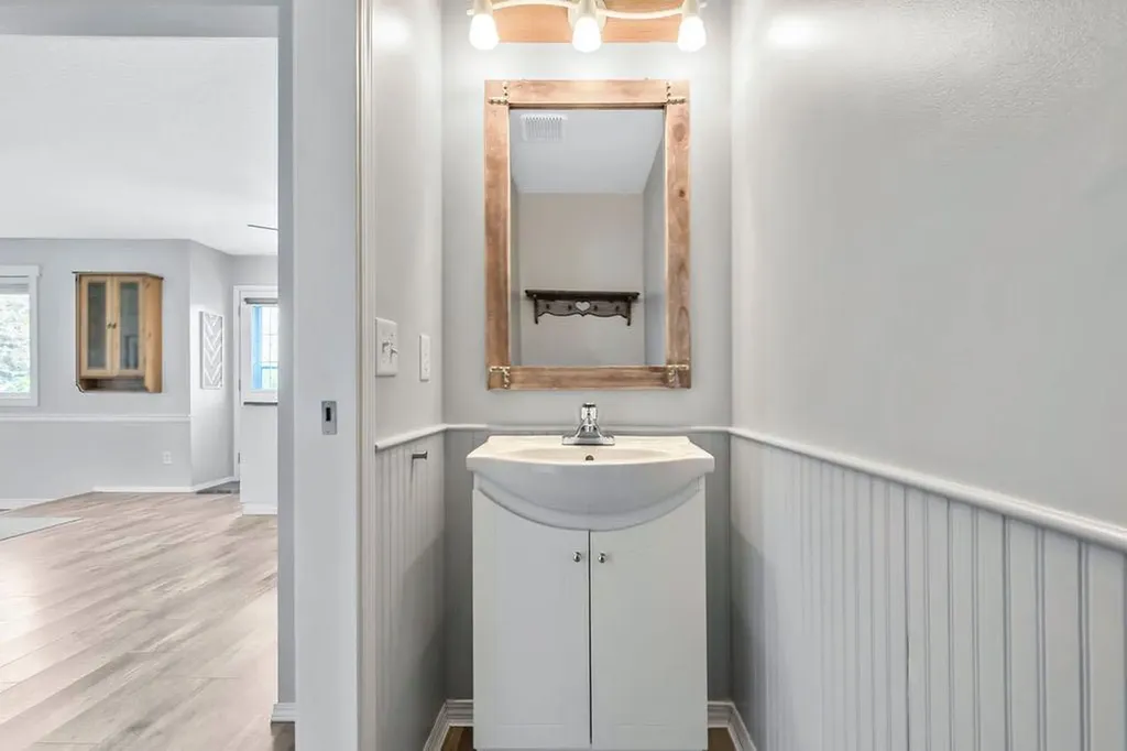 24 Cimarron Meadows Road Okotoks AB T1S 1T1