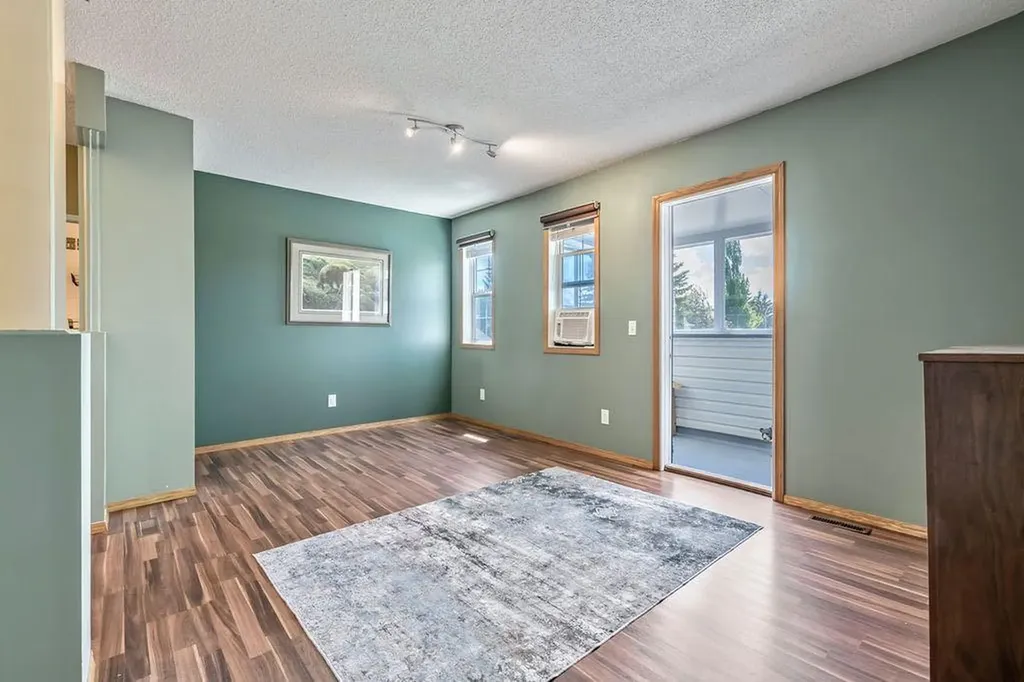 24 Cimarron Meadows Road Okotoks AB T1S 1T1