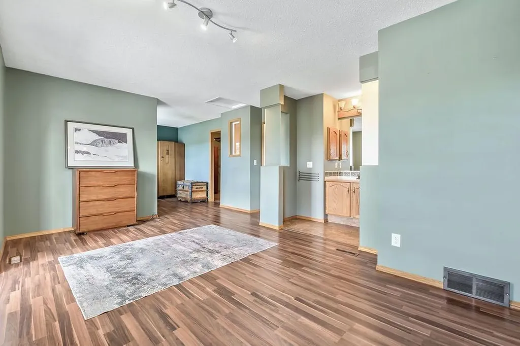 24 Cimarron Meadows Road Okotoks AB T1S 1T1