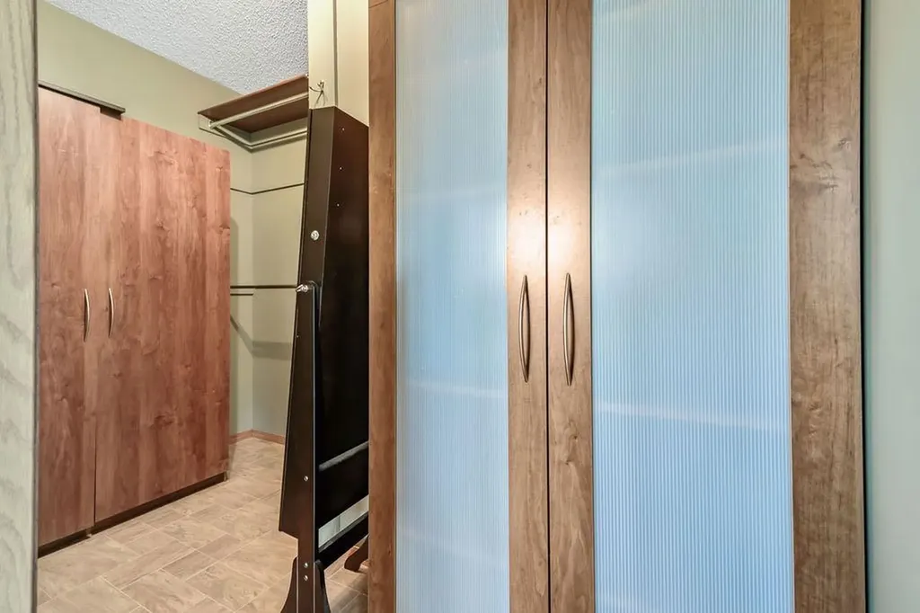 24 Cimarron Meadows Road Okotoks AB T1S 1T1