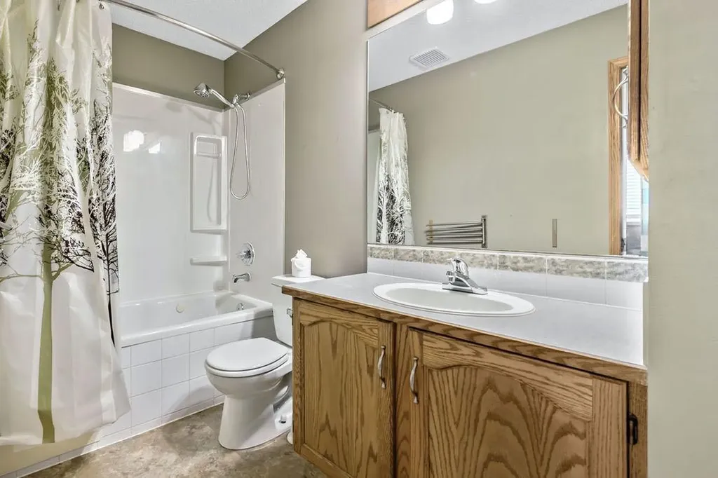 24 Cimarron Meadows Road Okotoks AB T1S 1T1