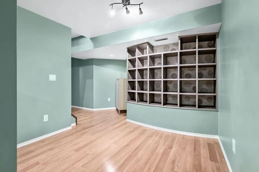 24 Cimarron Meadows Road Okotoks AB T1S 1T1
