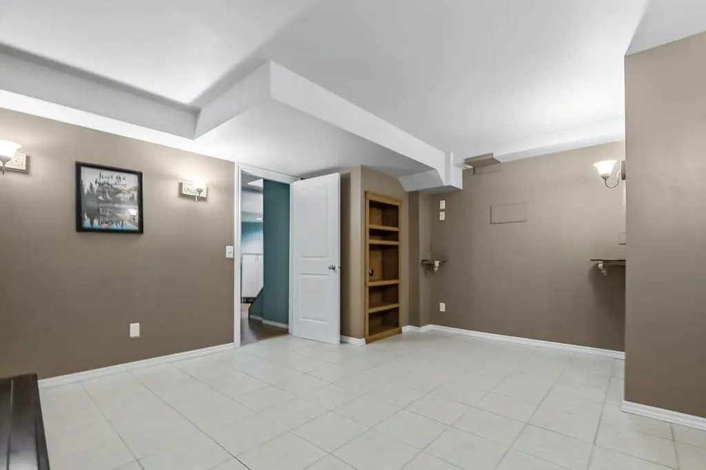 24 Cimarron Meadows Road Okotoks AB T1S 1T1
