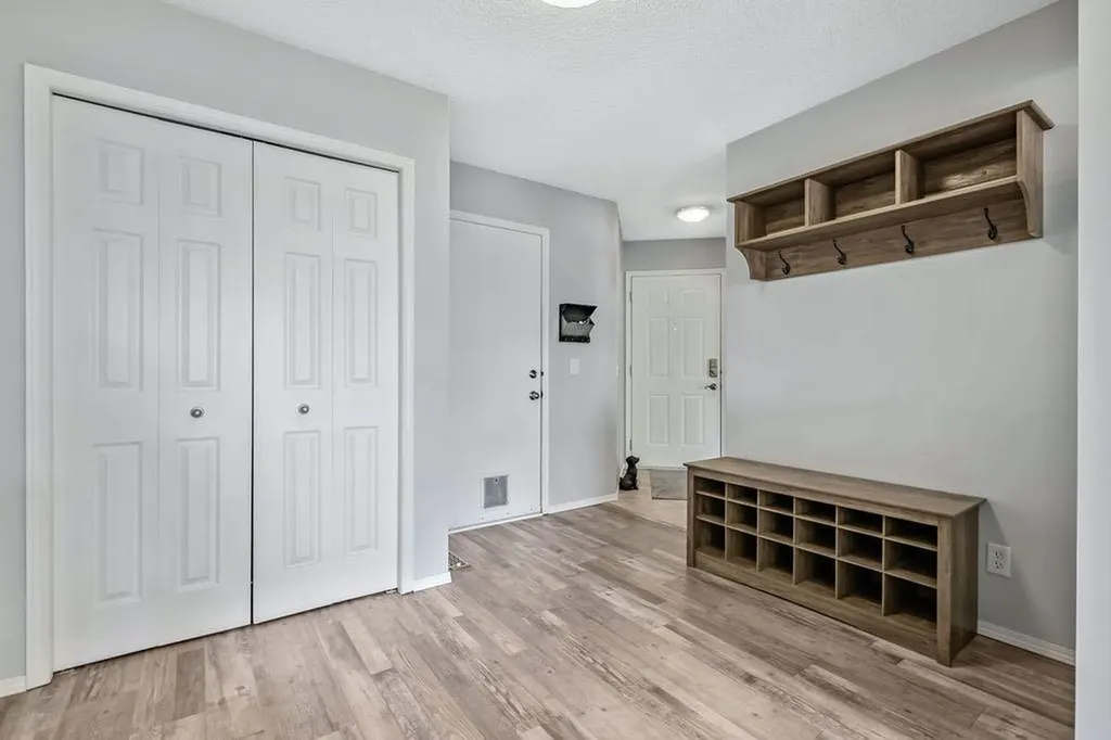 24 Cimarron Meadows Road Okotoks AB T1S 1T1