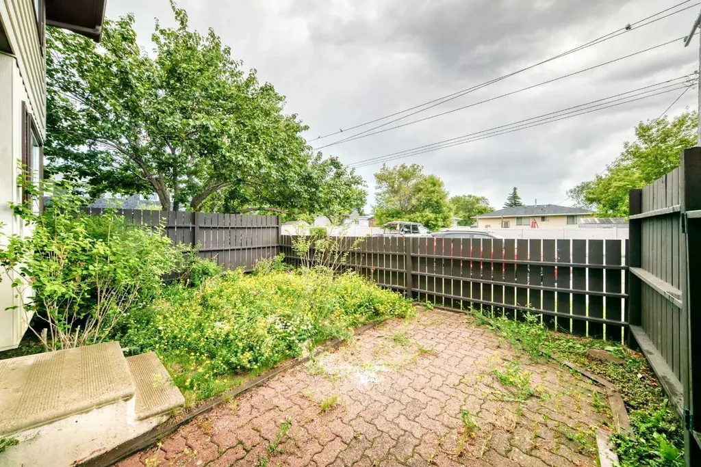 175 Manora Place NE Calgary AB T2A 5P7