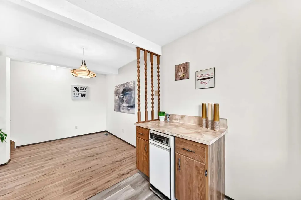 175 Manora Place NE Calgary AB T2A 5P7