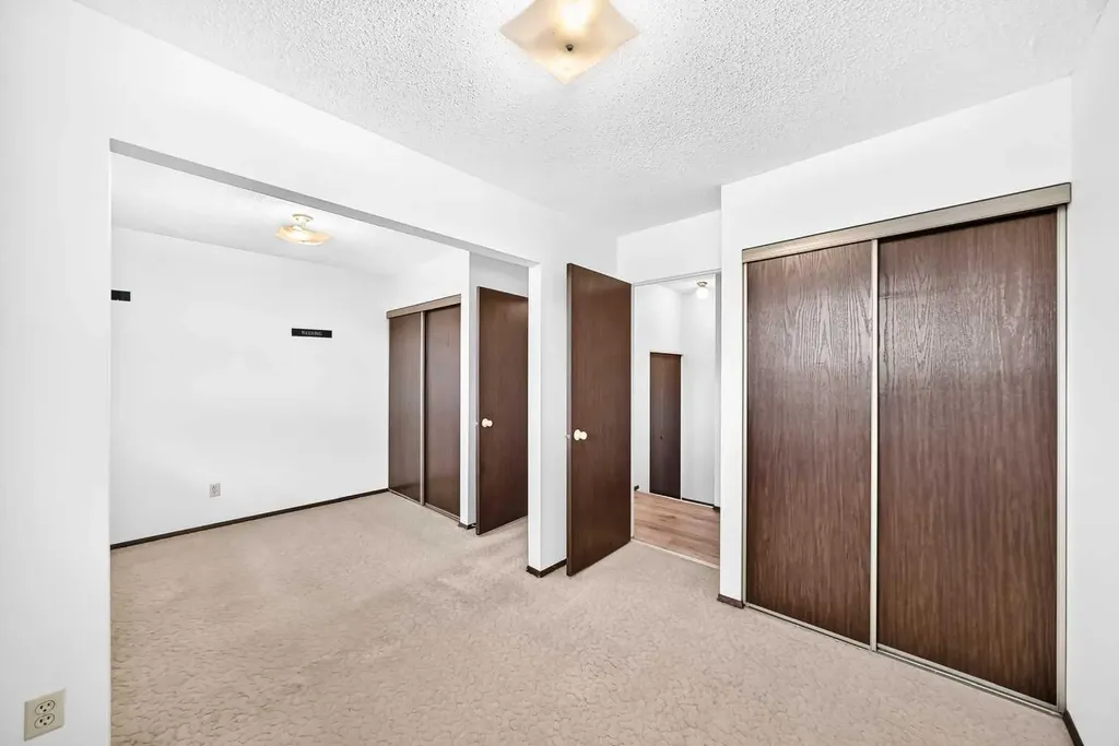 175 Manora Place NE Calgary AB T2A 5P7