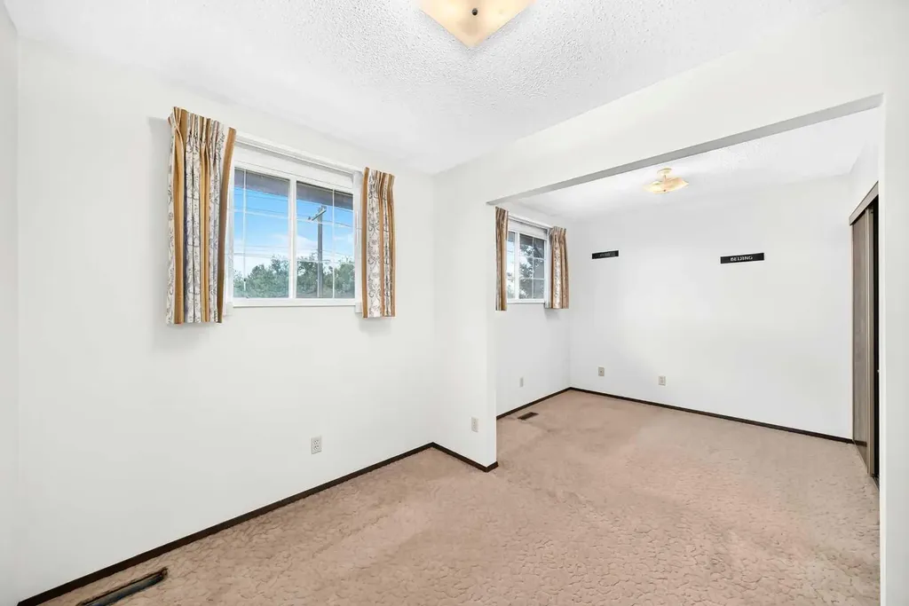 175 Manora Place NE Calgary AB T2A 5P7