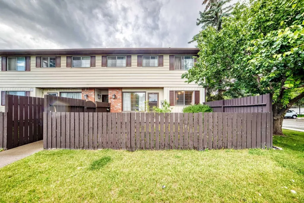 175 Manora Place NE Calgary AB T2A 5P7