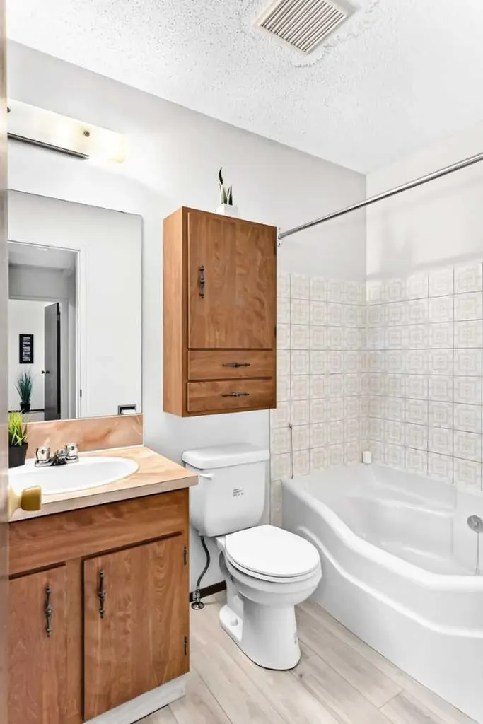 175 Manora Place NE Calgary AB T2A 5P7