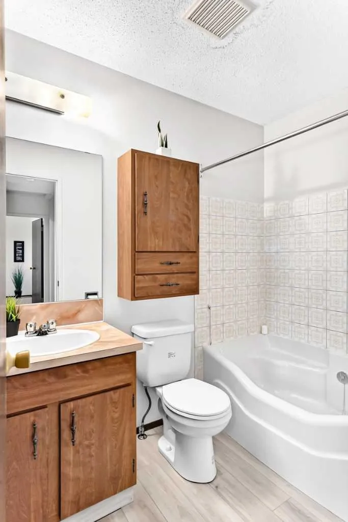 175 Manora Place NE Calgary AB T2A 5P7