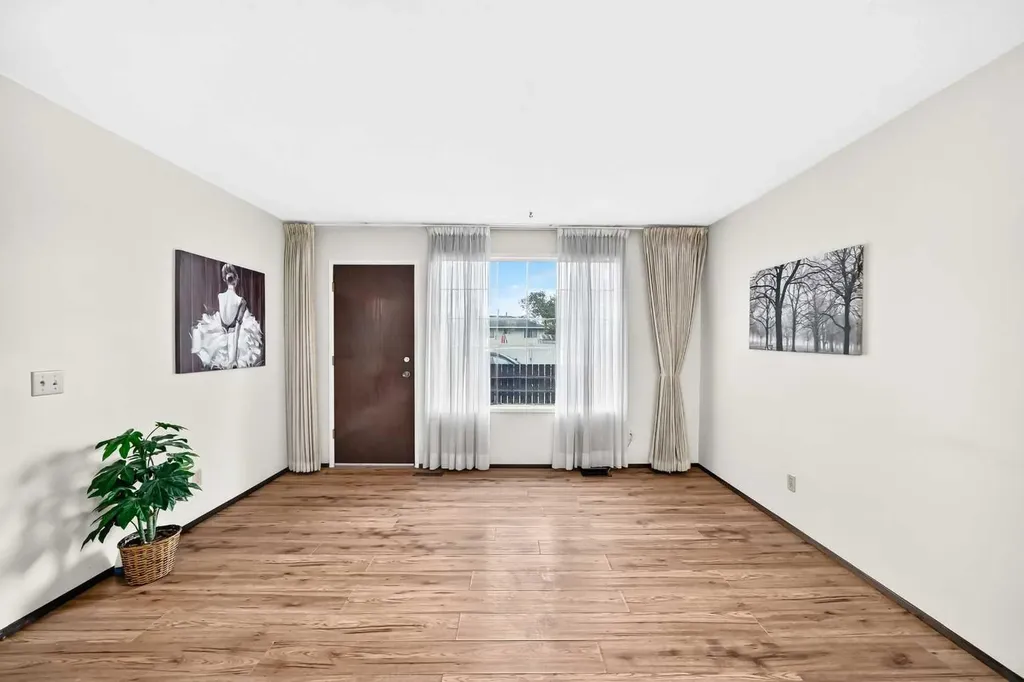 175 Manora Place NE Calgary AB T2A 5P7