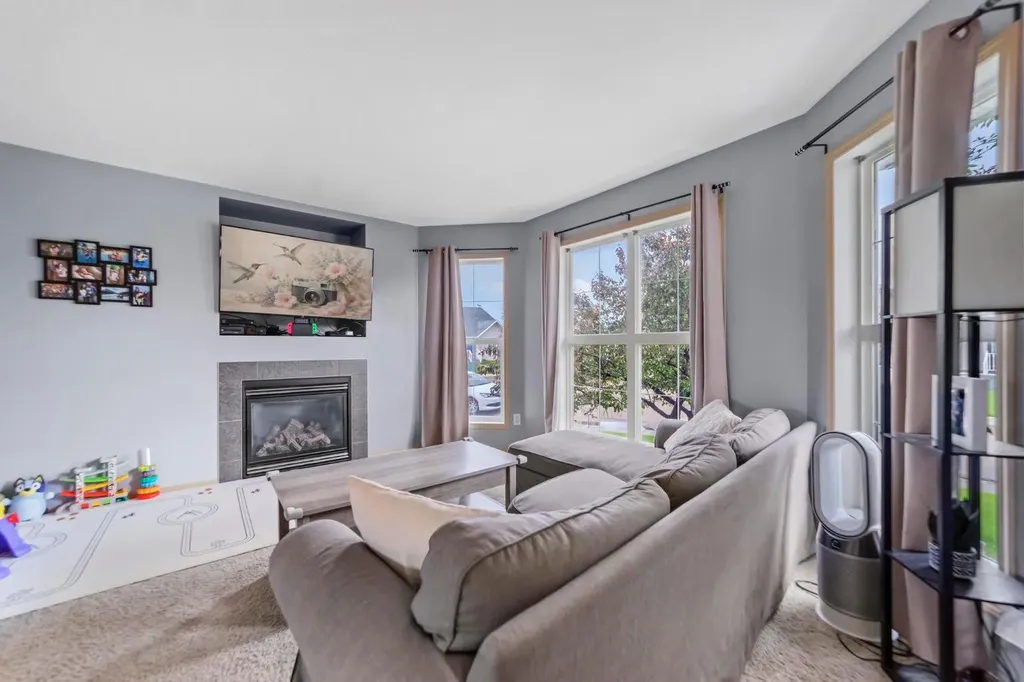 6810 39 Avenue Close Camrose AB T4V5A8