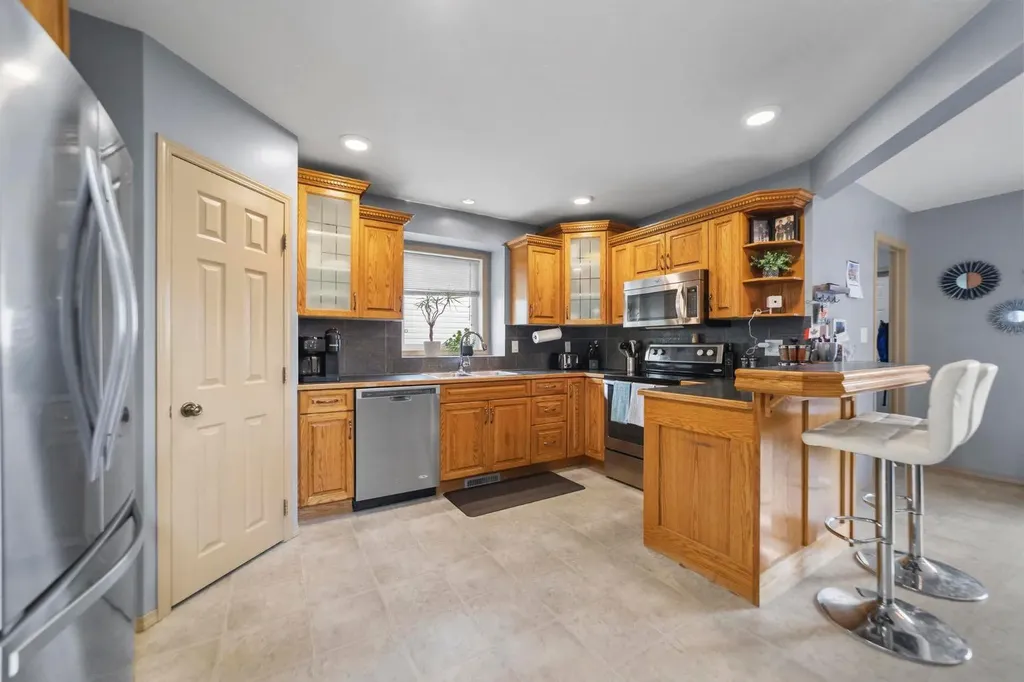 6810 39 Avenue Close Camrose AB T4V5A8