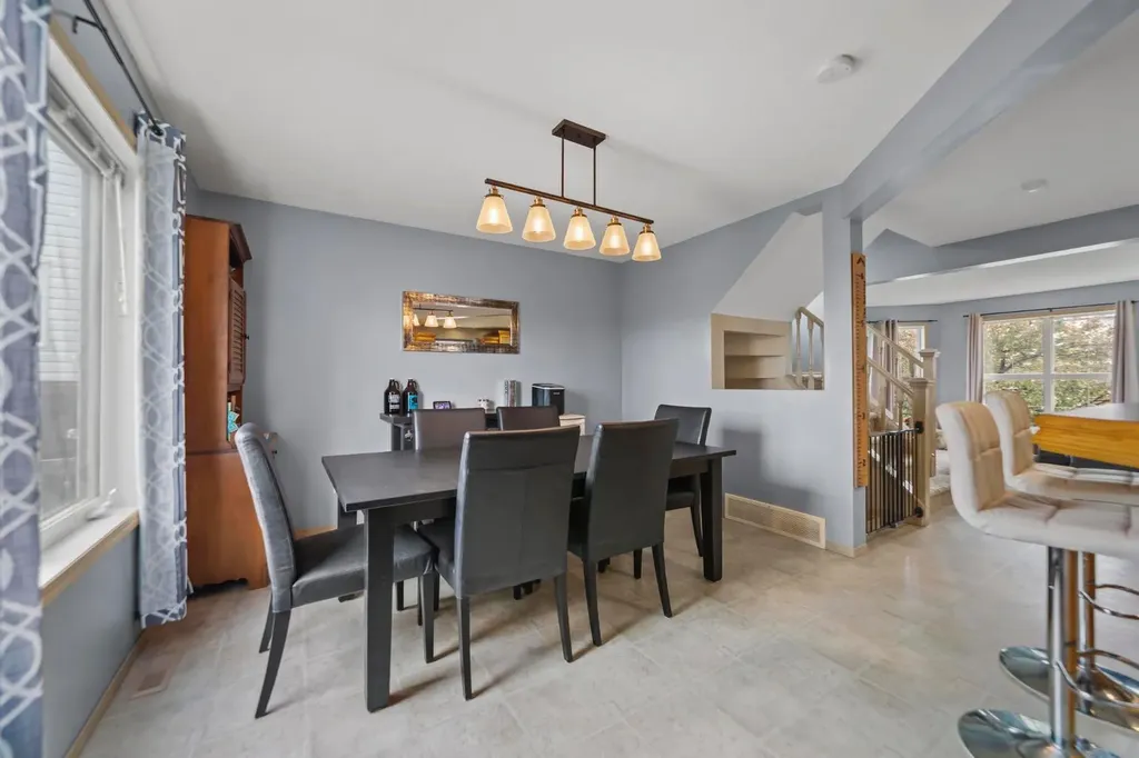 6810 39 Avenue Close Camrose AB T4V5A8