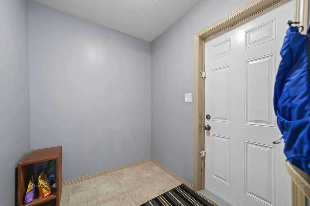 6810 39 Avenue Close Camrose AB T4V5A8