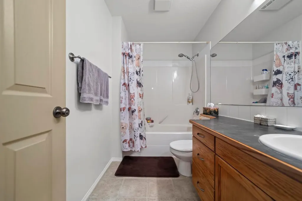 6810 39 Avenue Close Camrose AB T4V5A8