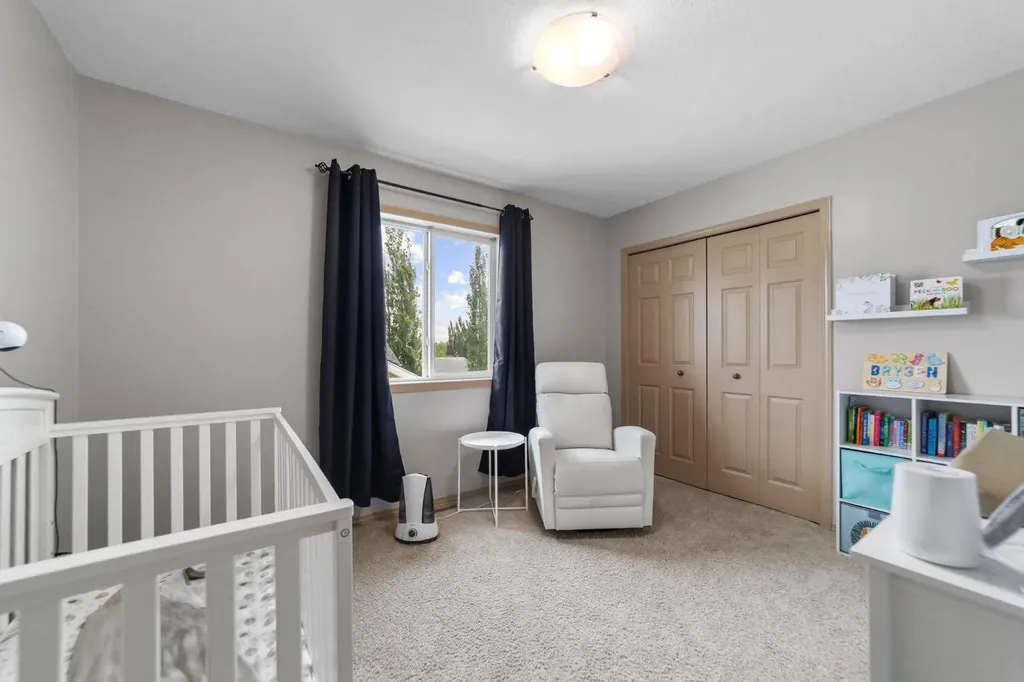 6810 39 Avenue Close Camrose AB T4V5A8