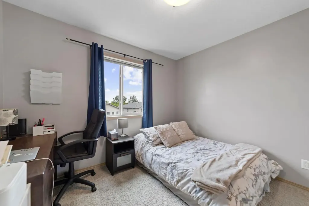 6810 39 Avenue Close Camrose AB T4V5A8