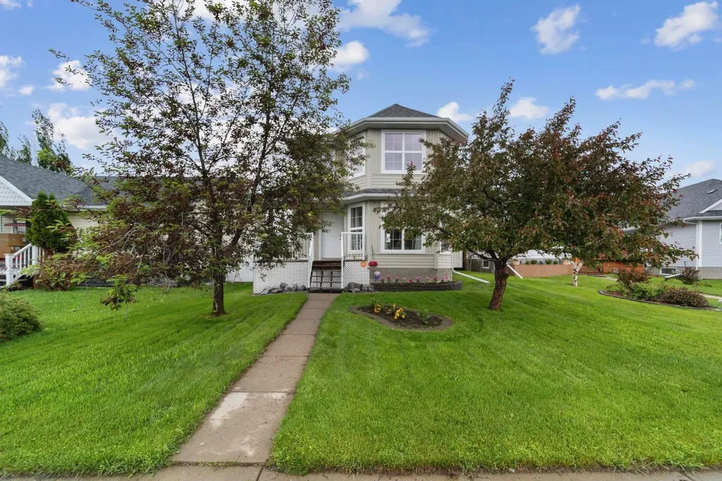 6810 39 Avenue Close Camrose AB T4V5A8